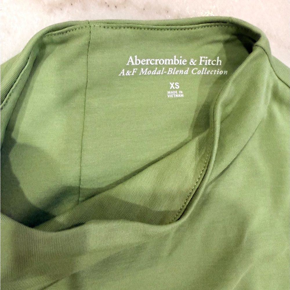 A&F Paloma Top (XS) - Picture 3 of 4